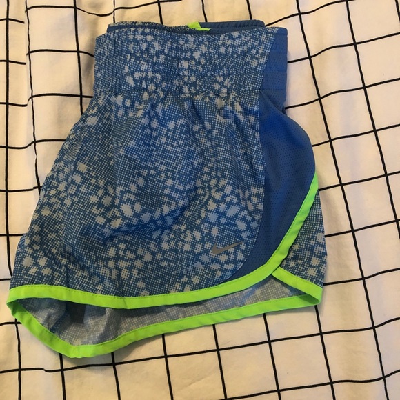 Nike Women’s Dry Fit 3” Training Shorts - Picture 2 of 2